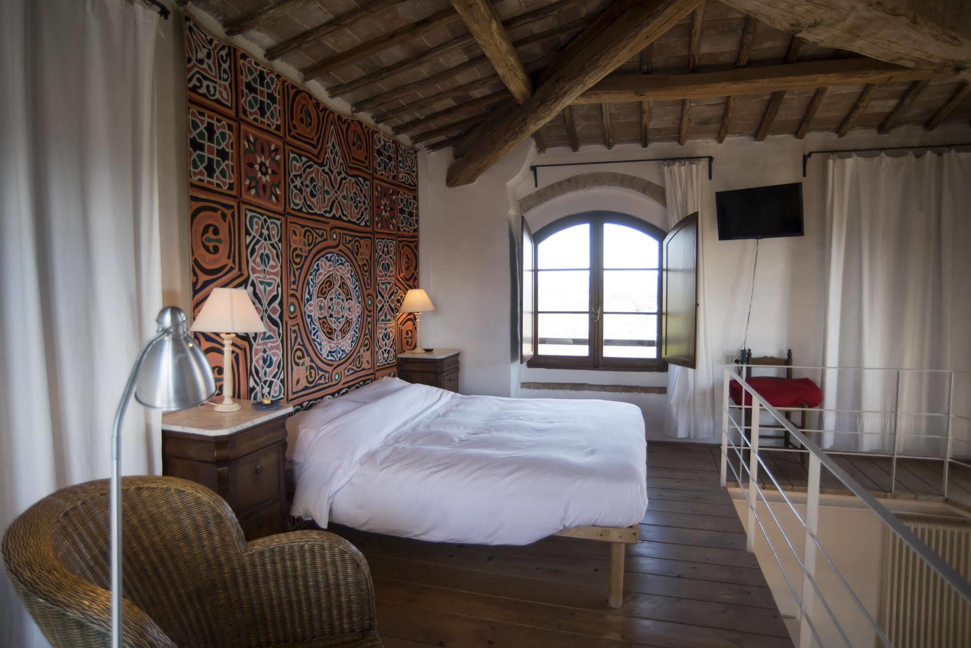 Castello Delle Quattro Torra Bed & Breakfast Val di Pugna ภายนอก รูปภาพ